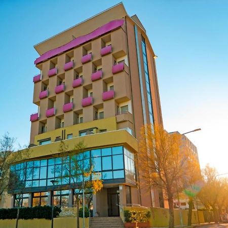 Hotel Atlantic Vista Mare Пезаро Экстерьер фото