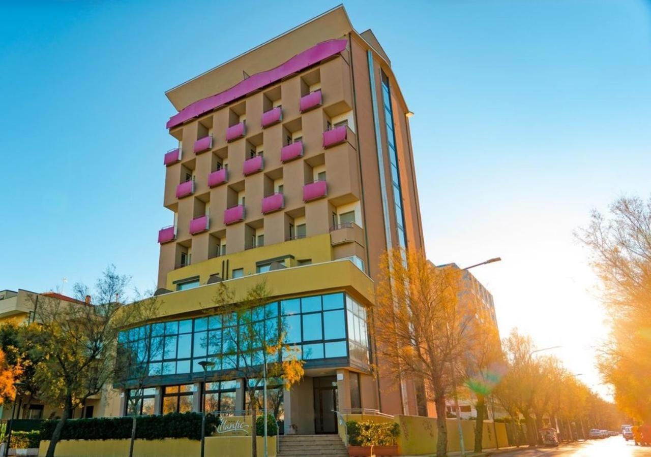 Hotel Atlantic Vista Mare Пезаро Экстерьер фото