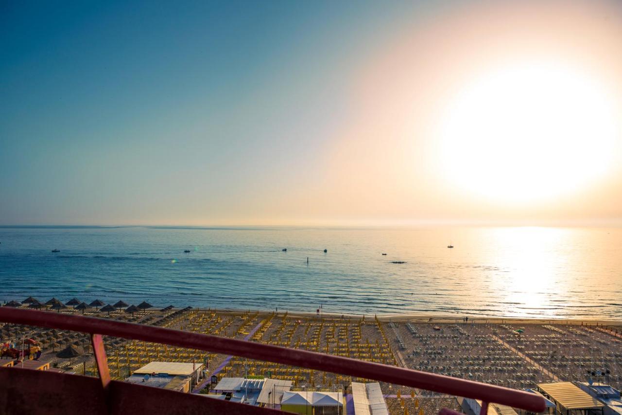 Hotel Atlantic Vista Mare Пезаро Экстерьер фото
