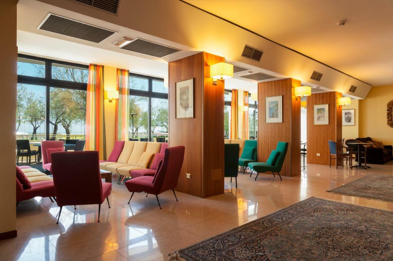 Hotel Atlantic Vista Mare Пезаро Экстерьер фото
