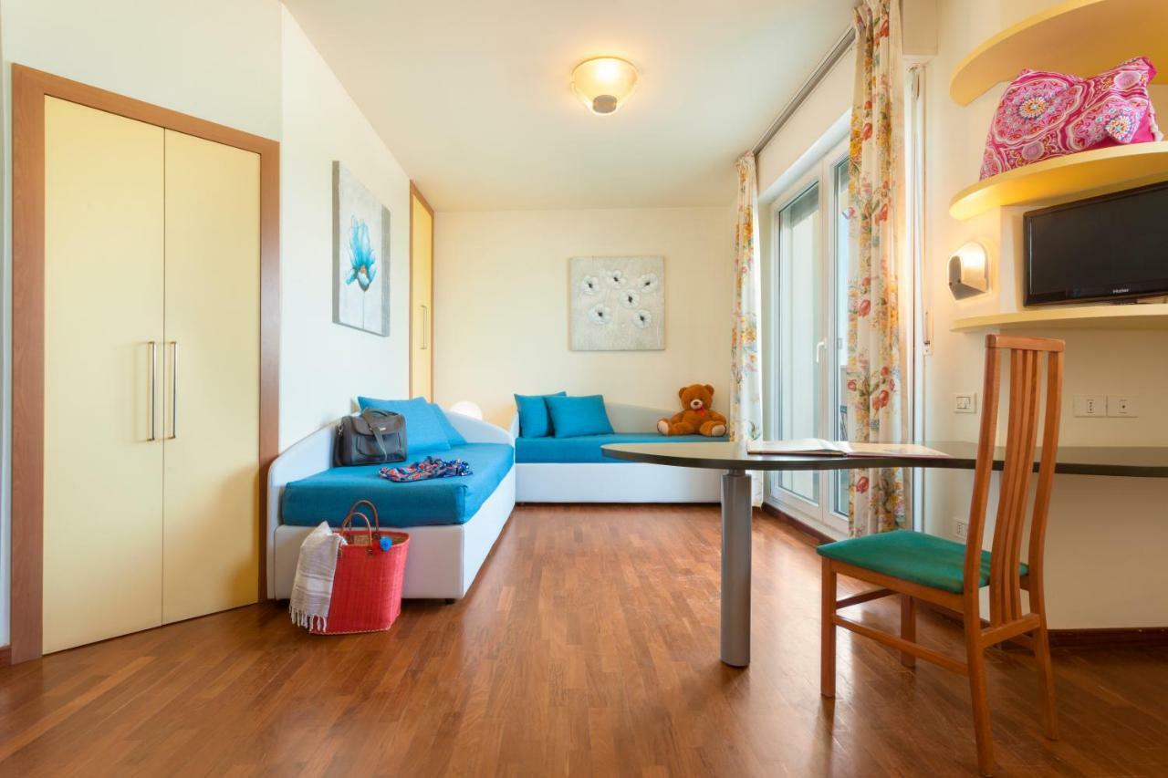 Hotel Atlantic Vista Mare Пезаро Экстерьер фото