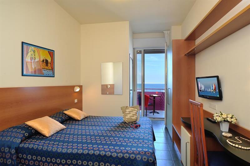 Hotel Atlantic Vista Mare Пезаро Экстерьер фото