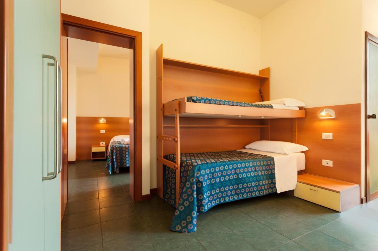 Hotel Atlantic Vista Mare Пезаро Экстерьер фото